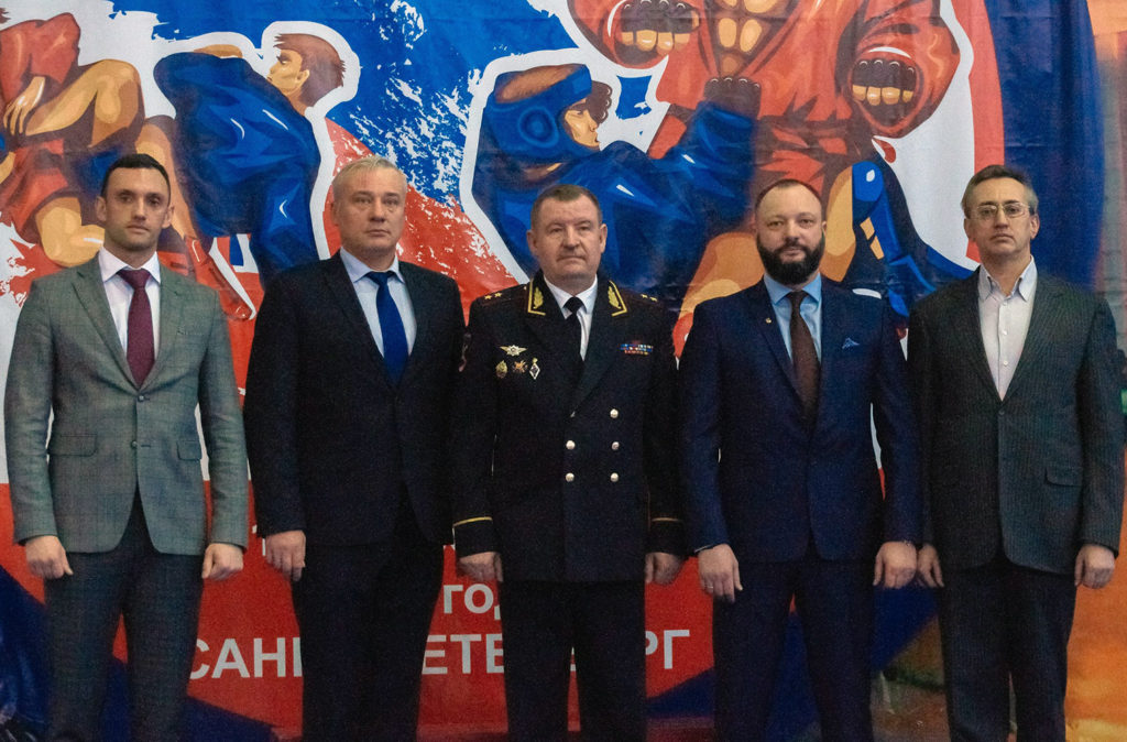 Начальник ГУ МВД Р.Ф. по Спб и Ленобласти Умнов С.П., президент ГКБ "ФОРСАД" Дмитренко А.В. руководитель сети ресторанов "Вассаби" и "Розарио" Ксенофонтов Е.А., директор общеобразовательной школы №3 Хижевский А.Я.